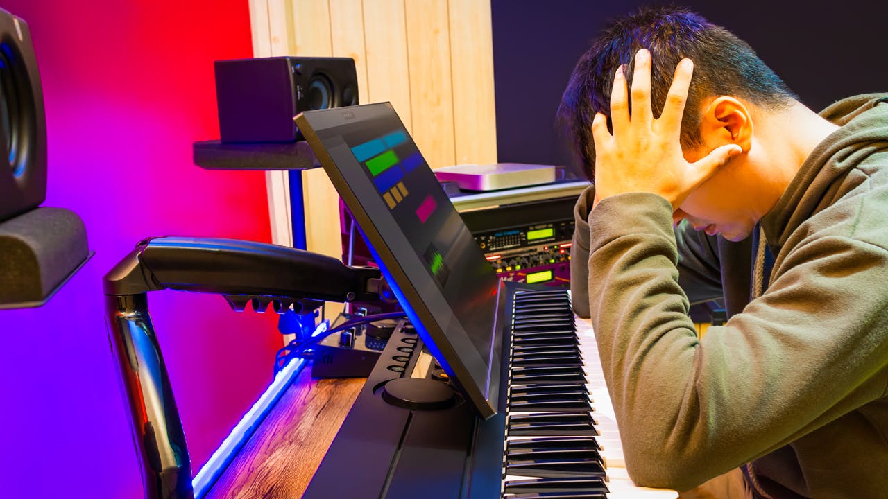 感情の起伏と音楽制作のイメージ